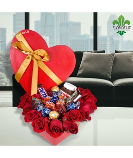 CAJA DECORADA DULCES ROSAS CON CHOCOLATES SURTIDOS